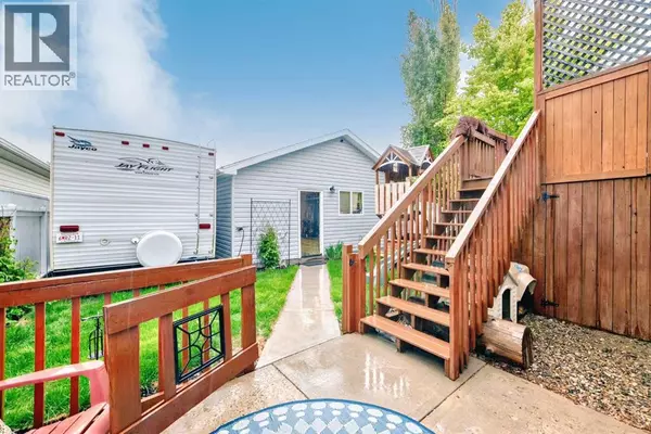 Lethbridge, AB T1H6S6,210 Uplands Boulevard N