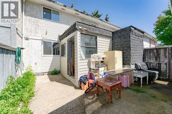 Calgary, AB T2B2C7,3921 30 Avenue SE
