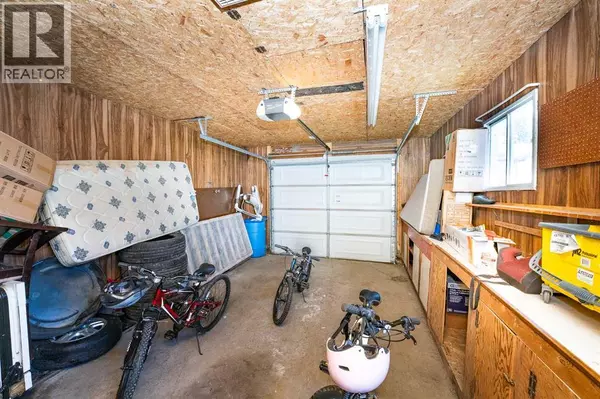 Calgary, AB T2B2C7,3921 30 Avenue SE