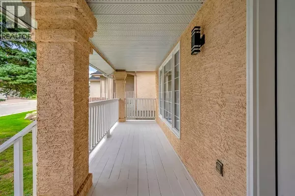 Calgary, AB T3J3J6,208 Coral Shores Bay NE