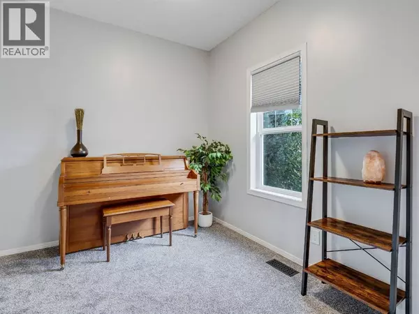 Calgary, AB T2Z4W1,4436 Elgin Avenue SE