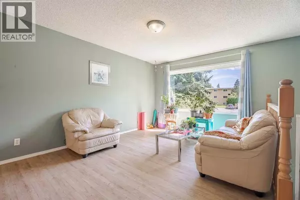 Calgary, AB T2L1L8,3152 Blakiston Drive NW