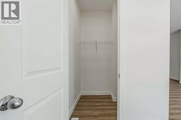Calgary, AB T3J2J9,652 Savanna Boulevard NE