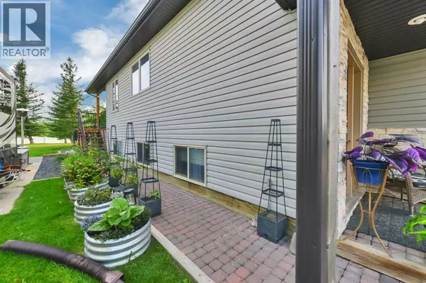 Rural Red Deer County, AB T0M1S0,3070, 25074 South Pine Lake Road