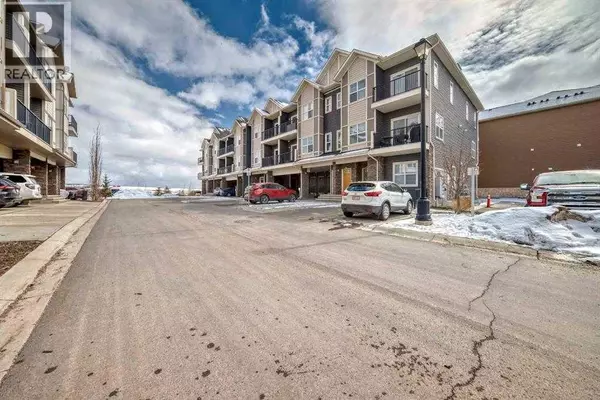 Cochrane, AB t4c2m2,401, 250 Fireside View
