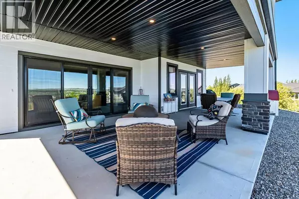 Okotoks, AB T1S0K6,10 Westmount Point