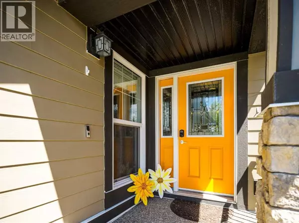 Cochrane, AB T4C0N3,84 Sunset Manor