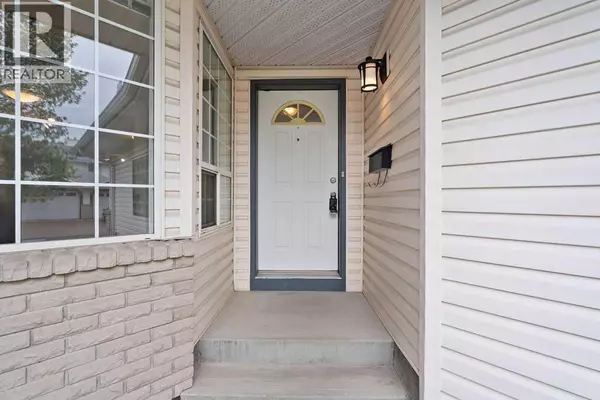 Calgary, AB T3B5R4,31 Silvergrove Close NW