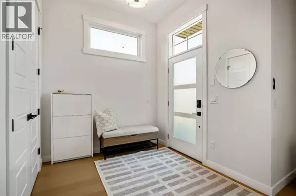 Calgary, AB T3B0T7,4535 20 Avenue NW