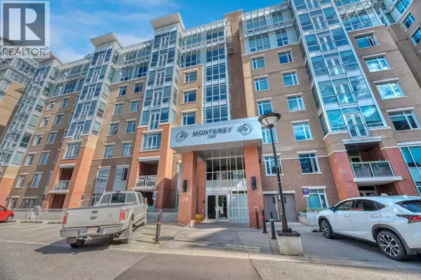 Calgary, AB T3A2X8,410, 24 Varsity Estates Circle NW