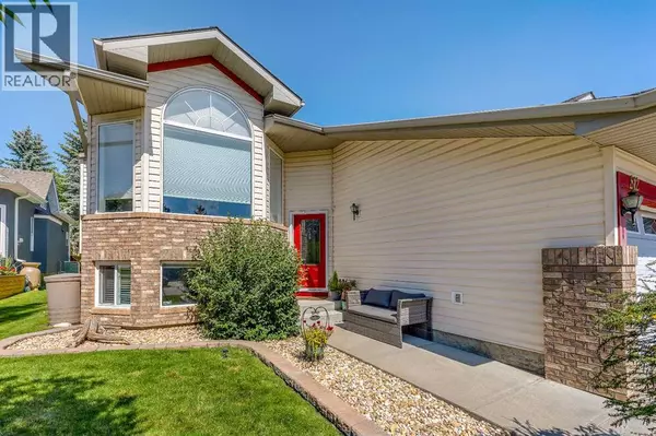 Calgary, AB T2J7E2,812 Diamond Court SE