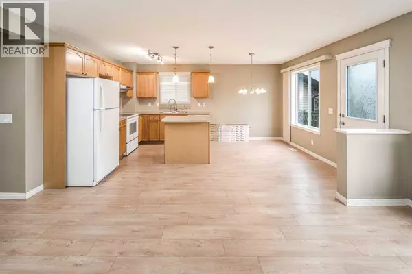 Calgary, AB T3K6L2,143 Covepark Green NE