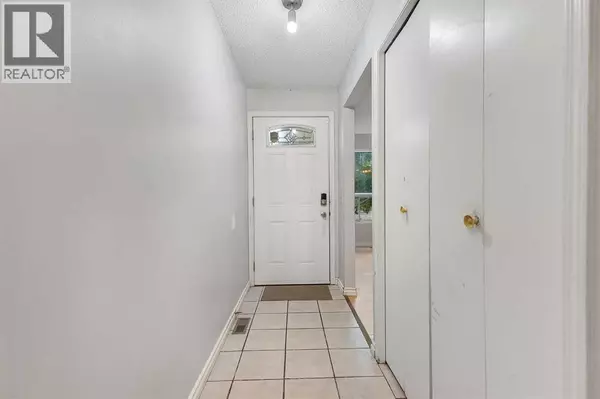Calgary, AB T1Y5K8,8, 75 Templemont Way NE