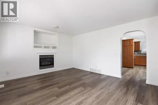 Fort Mcmurray, AB T9K2J7,206 Smallwood Street