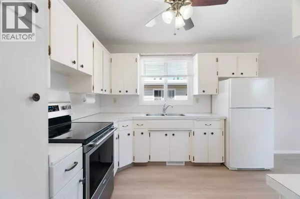 Calgary, AB T2W1J6,11741 Canfield Road SW