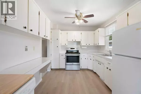 Calgary, AB T2W1J6,11741 Canfield Road SW