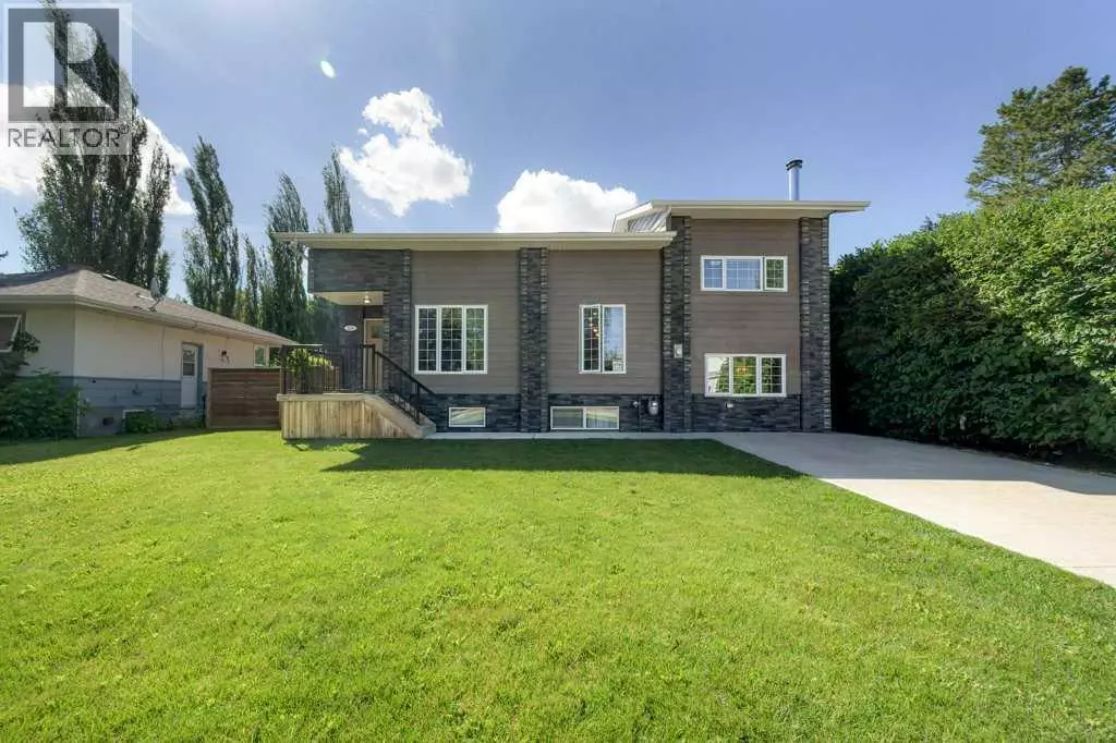 Lacombe, AB T4L1B8,5238 52 Street