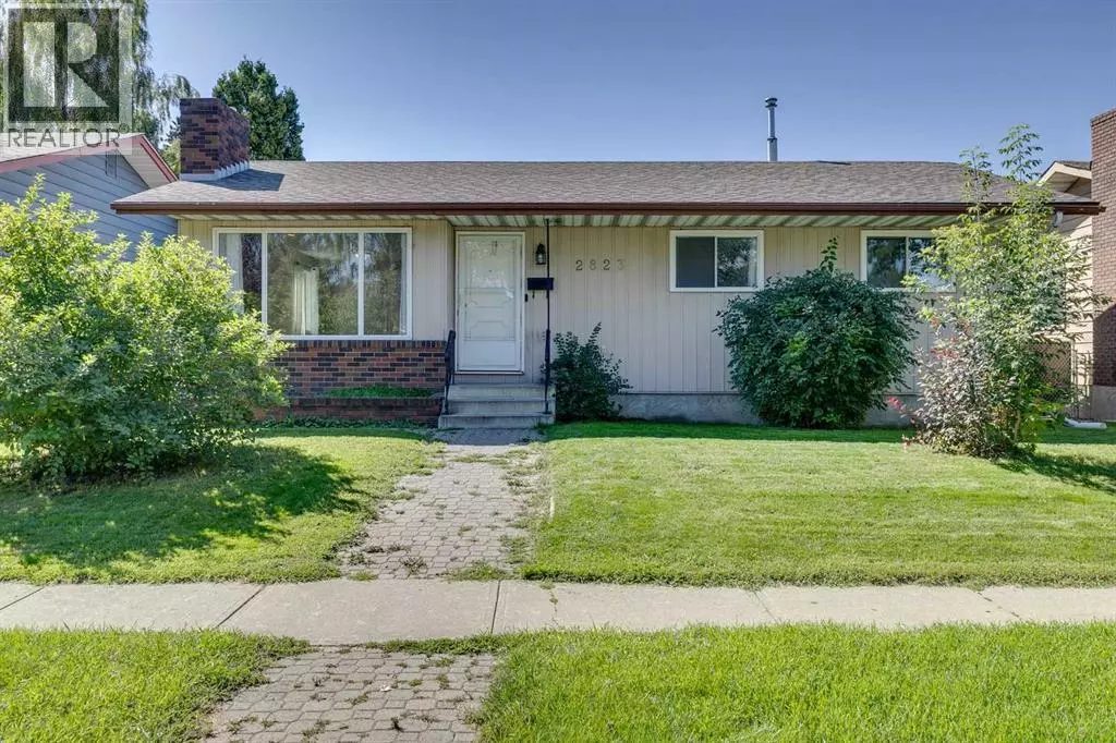 Calgary, AB T2B2L2,2823 Dover Ridge Drive SE