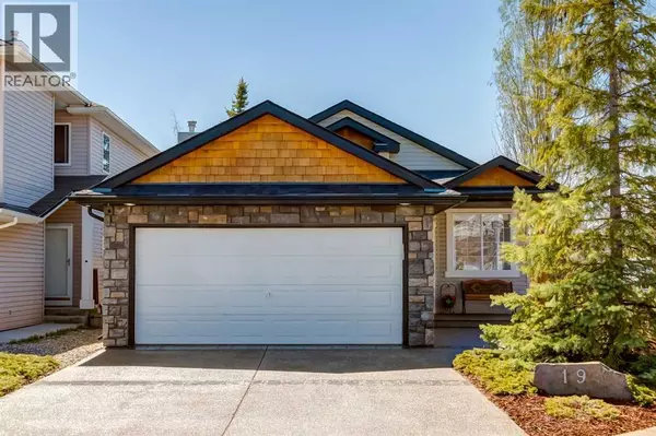 19 Rockmont Court NW, Calgary, AB T3G5V8