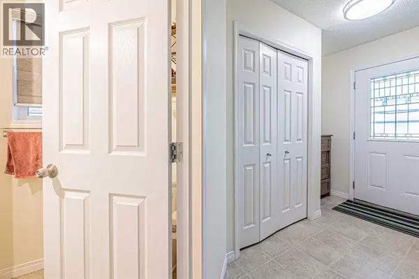 Calgary, AB T3J5M5,9249 Saddlebrook Drive NE