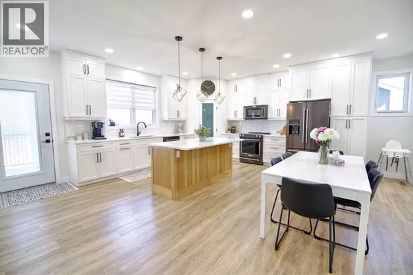 Barnwell, AB T0K0B0,1018 7 Street W