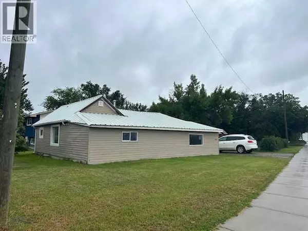 2012 18 Avenue, Coaldale, AB T1M1E3