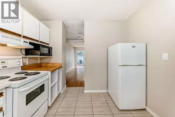 Calgary, AB T2J0A4,90, 251 90 Avenue SE