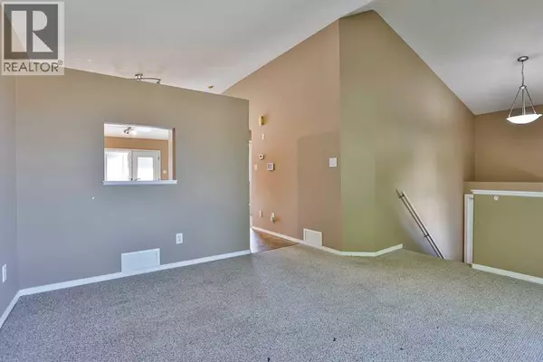 Lethbridge, AB T1K7W2,267 Heritage Court W