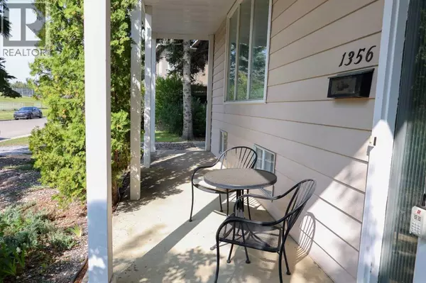 Calgary, AB T2W1W2,1356 Southdale Crescent SW