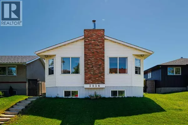 3236 Doverville Crescent SE, Calgary, AB T2B1T9