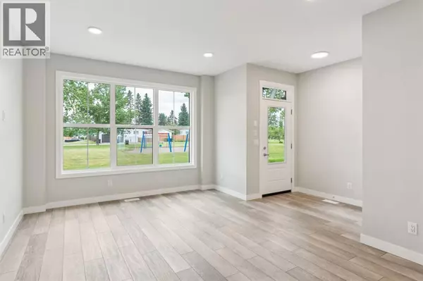 Calgary, AB T2H1T3,16 Alderwood Close SE