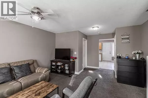 Calgary, AB T3J5L2,98 Tarawood Lane NE