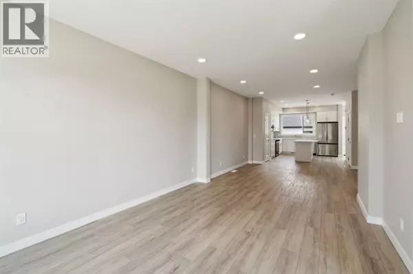 Calgary, AB T2H1T3,4 Alderwood Close SE