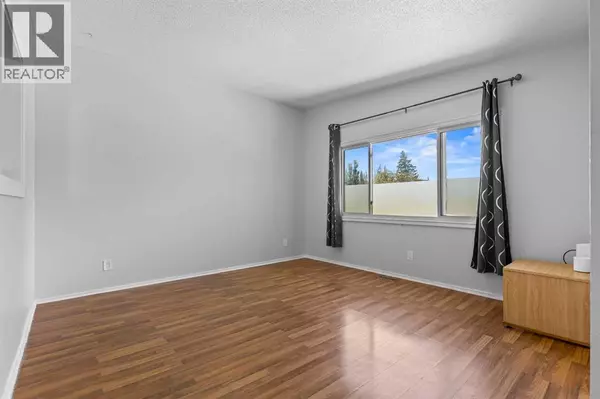 Calgary, AB T2K3V4,5908 Trelle Drive NE