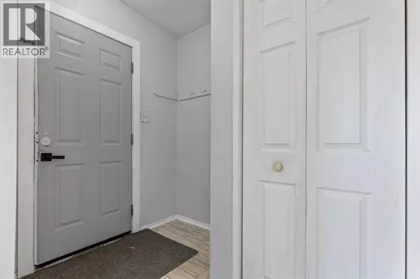 Calgary, AB T2K3V4,5908 Trelle Drive NE