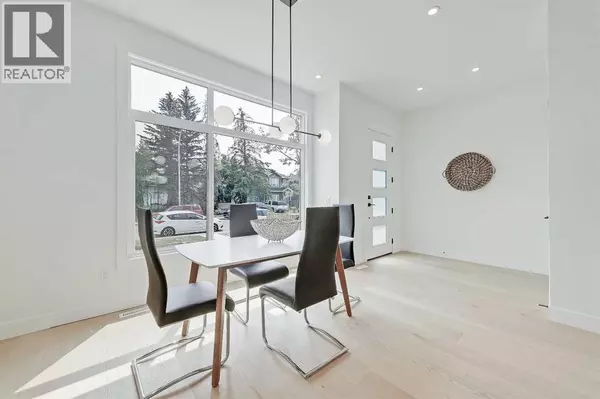 Calgary, AB T3B1N1,6416 34 Avenue NW