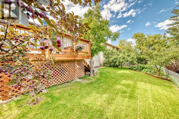 Cochrane, AB T4C1G8,22 Glenhill Drive