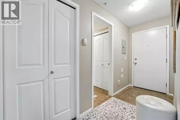 Calgary, AB T2Z0B3,3311, 10 Prestwick Bay SE