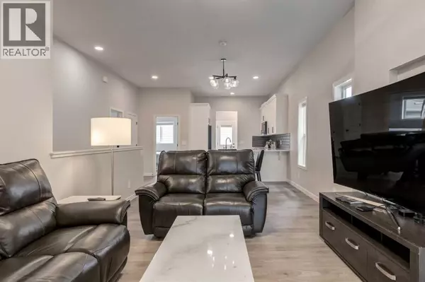 Airdrie, AB T4B5G2,812 Reynolds Manor SW