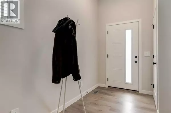 Airdrie, AB T4B5G2,812 Reynolds Manor SW