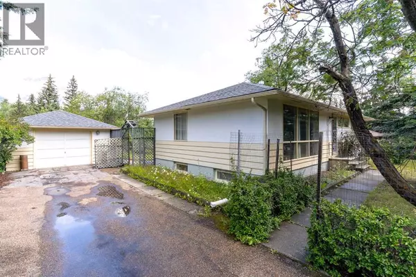 Banff, AB T1L1A1,125 Rainbow Avenue