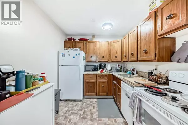 Calgary, AB T2W2T6,7312, 315 southampton Drive