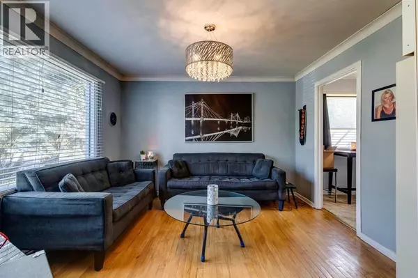 Calgary, AB T2M1A7,1409 19 Avenue NW