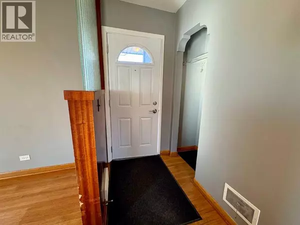 Lethbridge, AB T1J3M8,413 23 Street S