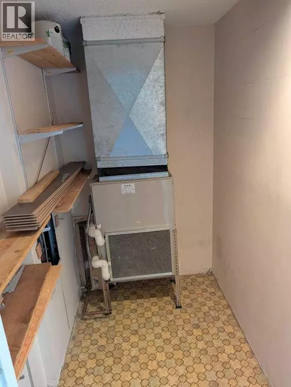 Calgary, AB T3C0T1,703, 1202 13 Avenue SW