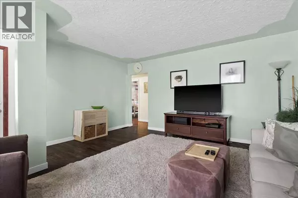 Calgary, AB T2N2T4,527 29 Street NW