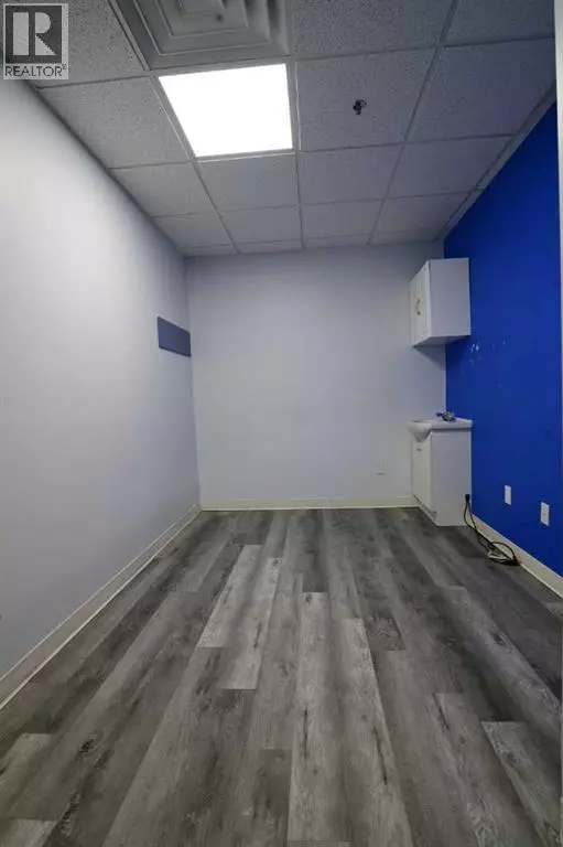 Calgary, AB T3B0E1,6108 Bowness Road NW