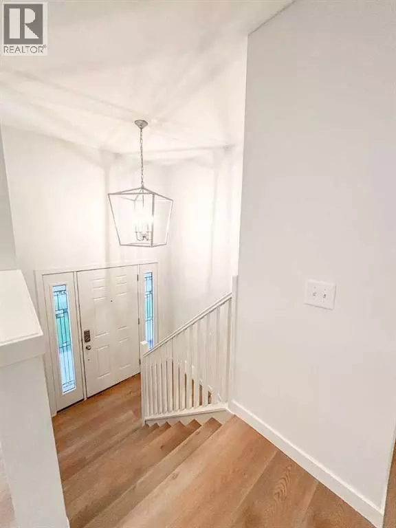 Calgary, AB T2V4A2,12 Oakbury Place SW