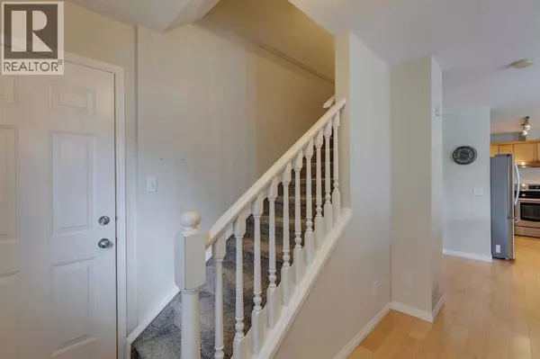 Calgary, AB T3H4T8,46 Simcoe Place SW