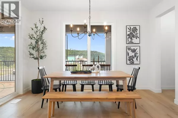 28 Sunvalley View, Cochrane, AB T4C0X8